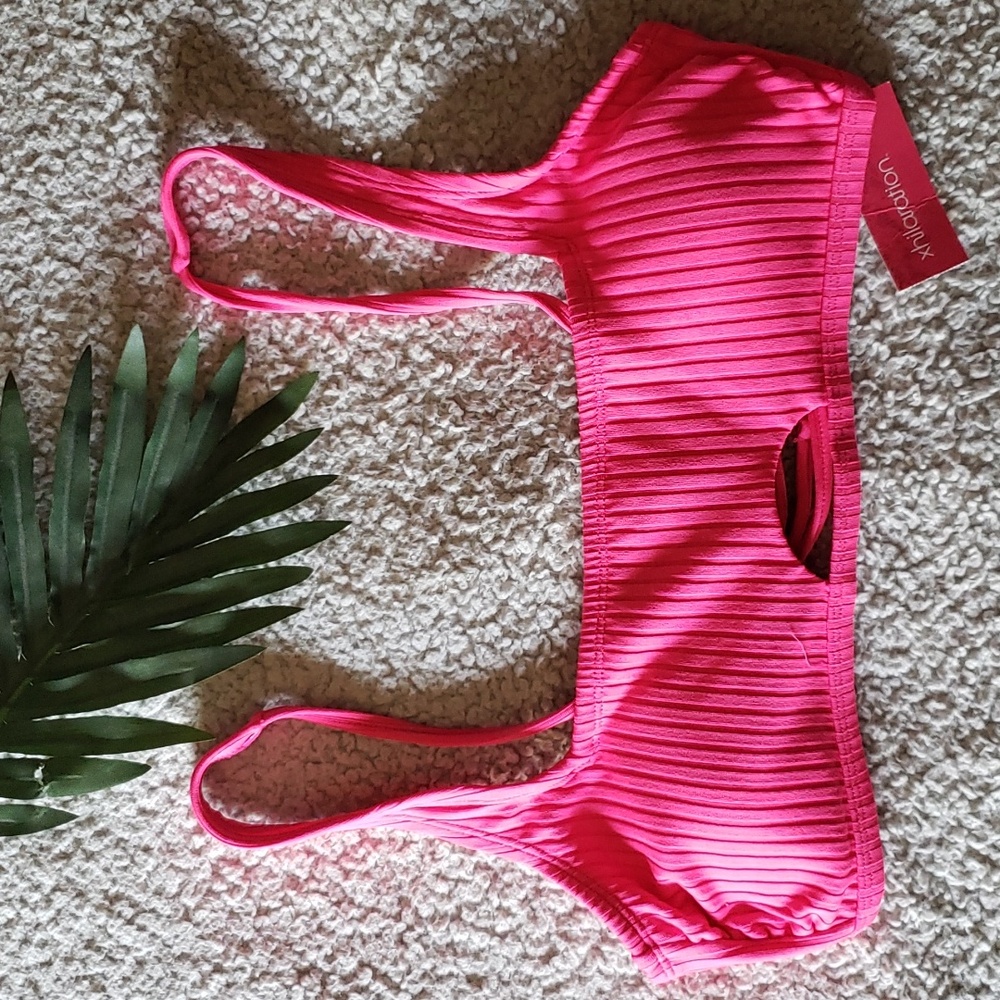 NWT Ribbed Squared Neck Keyhole Lace Up Bikini Top